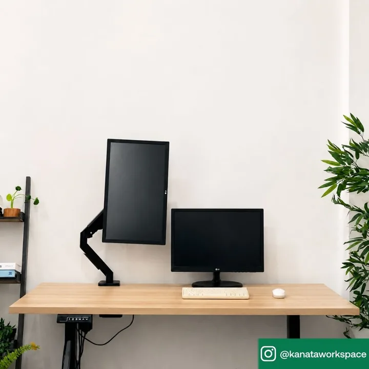 Setup meja kerja Kanata